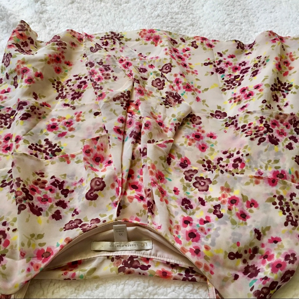 Floral Ruffle Top - Picture 2 of 4